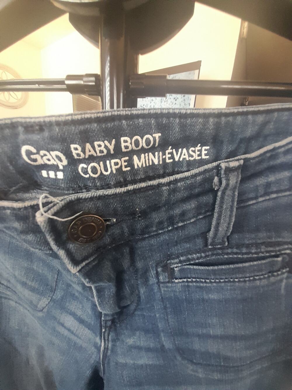 GAP baby boot (coupe mini-evasee) jeans size 4/27